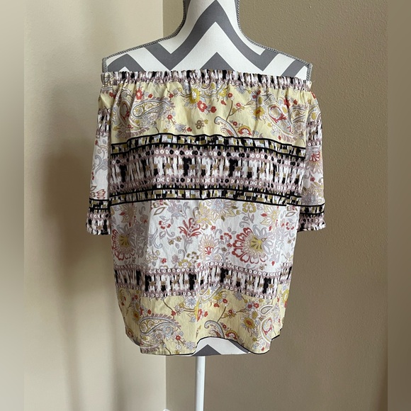 Easel - On and Off The Shoulder - Top - Shirt - Blouse - Size: Medium - Picture 2 of 8